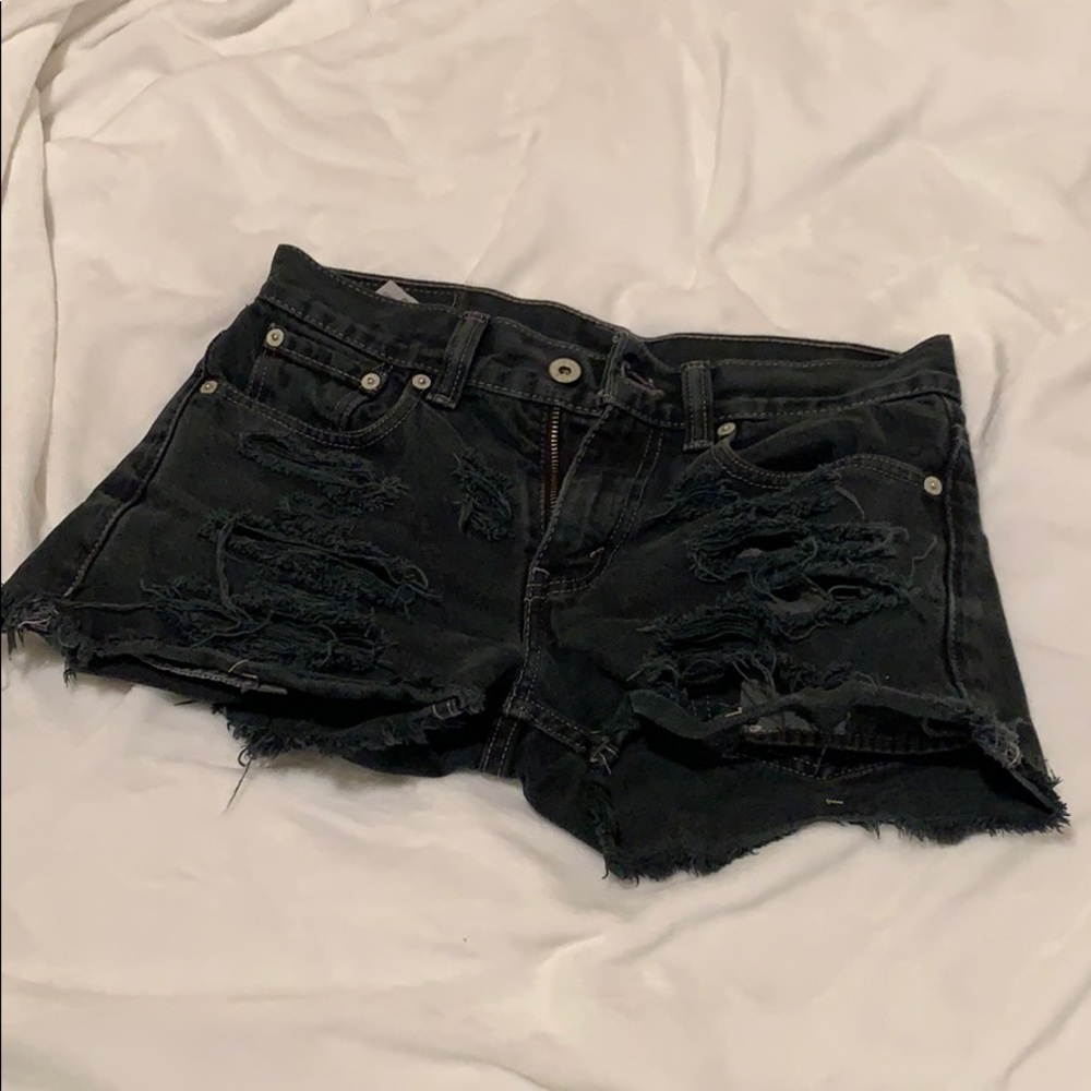 ripped levi’s jean shorts